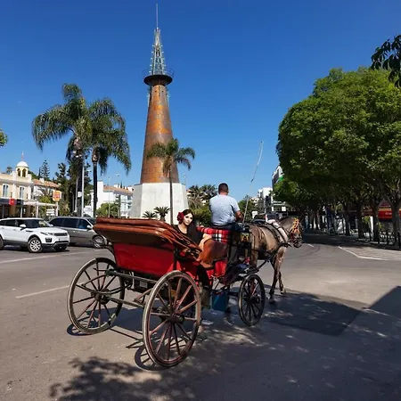 Renovated House In Old Town Marbella. 度假居 *