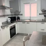 Renovated House In Old Town Marbella. 別荘 *