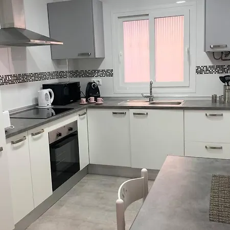 Renovated House In Old Town Marbella. Casa de Férias *