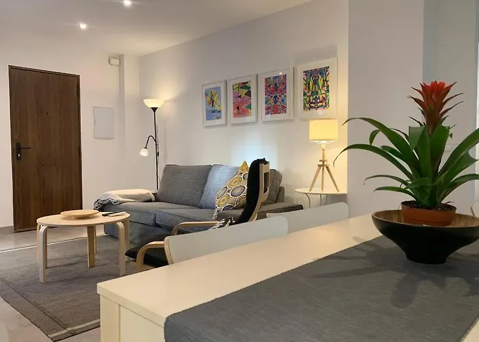 Dom wakacyjny Renovated House In Old Town Marbella. Marbella
